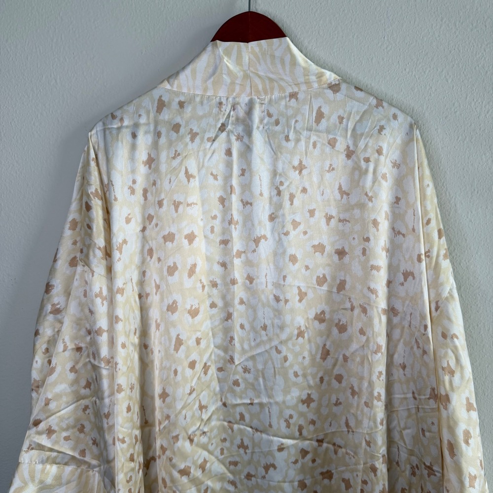 Show Me Your Mumu x Curateur Harlow Robe NWT One Size Missing Belt Ivory‎ - Picture 12 of 14